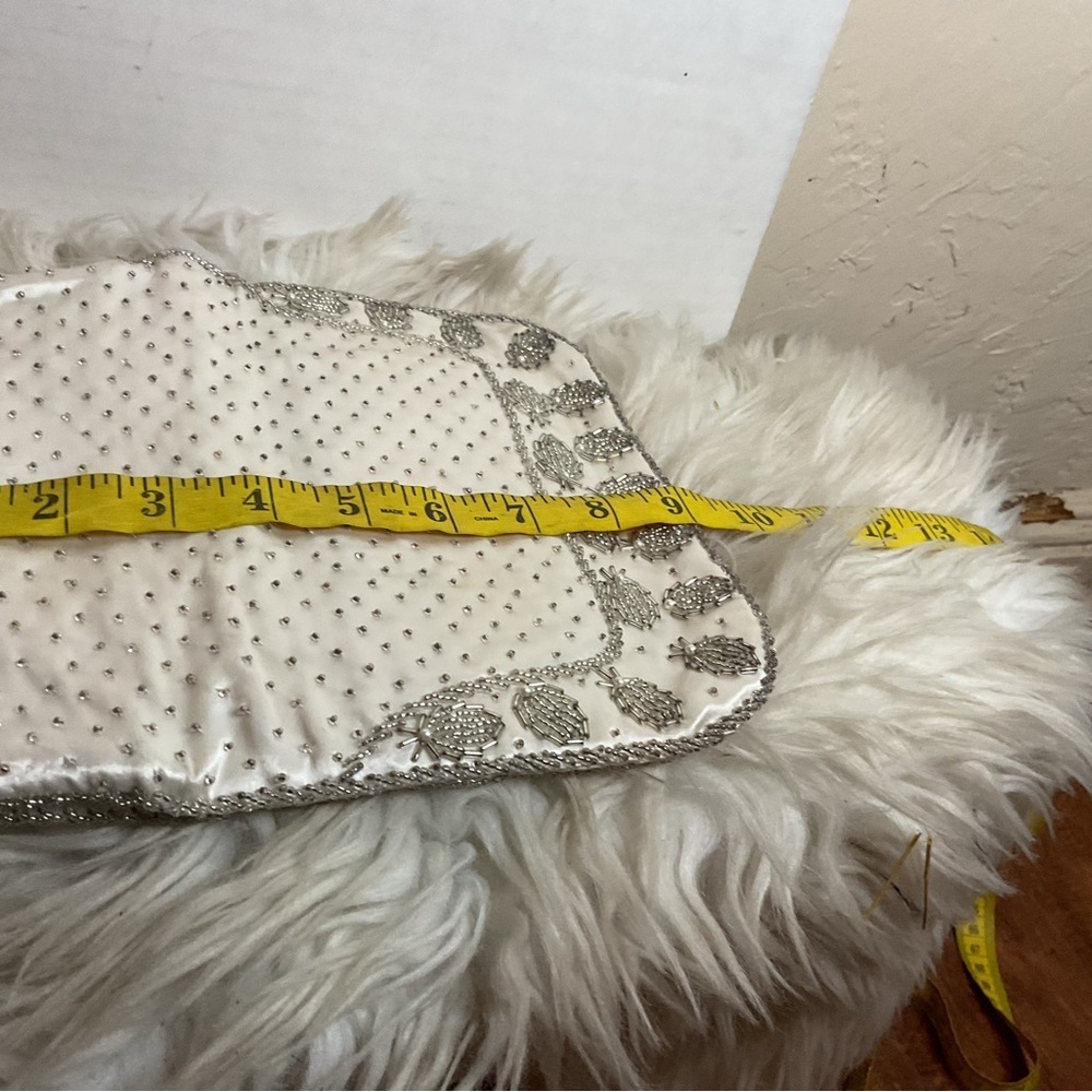 Elegant Vintage Silver & white beaded beetle Clutch - Picture 6 of 11